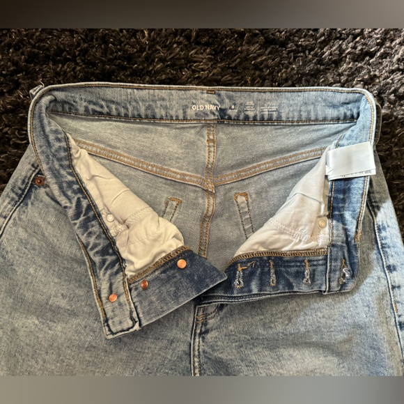 Old Navy OG Straight high-waisted Jeans. Size 8 Petite. - Picture 3 of 9